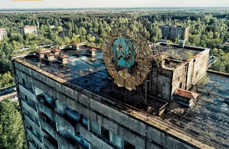 Міста-привиди: занедбані світи з історіями, що застигли в часі